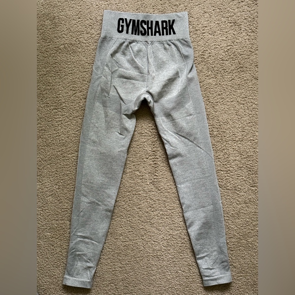 Great condition, only worn once. First photo is the back of the leggings.